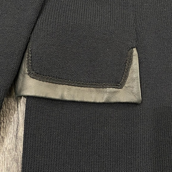 ST. JOHN COLLECTION Vintage Black Blazer - Picture 5 of 9